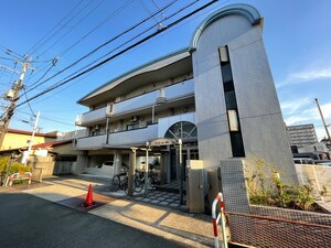 ファミ－ル１６外観写真