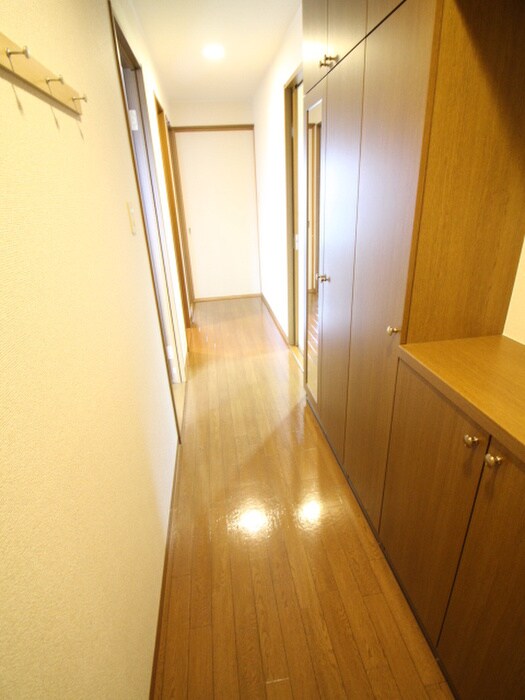 物件内観写真7　(玄関)