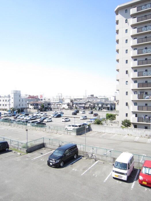 物件内観写真10　(室内からの展望)