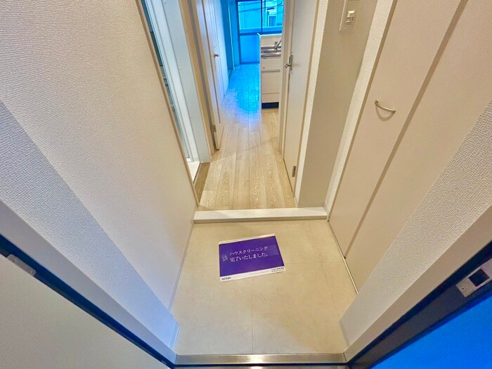 物件内観写真13　(玄関)