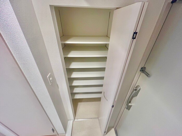 物件内観写真14　(靴箱)