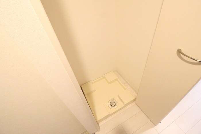 物件内観写真8　(洗濯機置場)