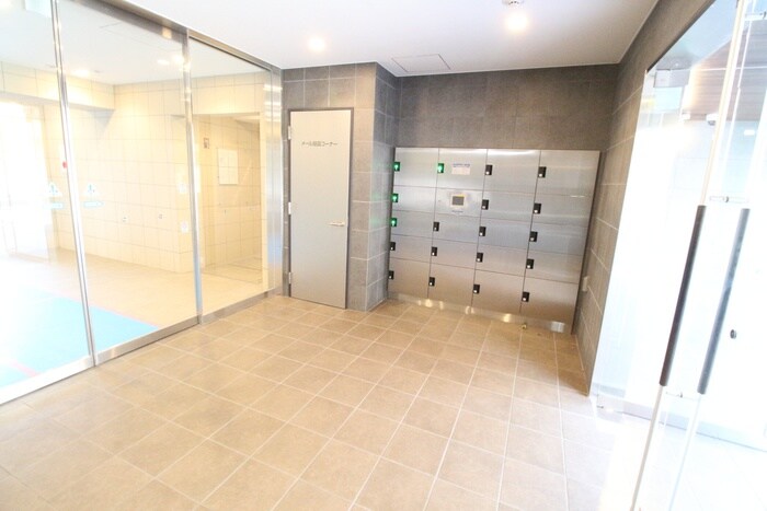 物件外観写真5　(エントランス部分)