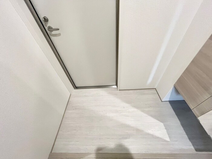 物件内観写真4　(玄関)