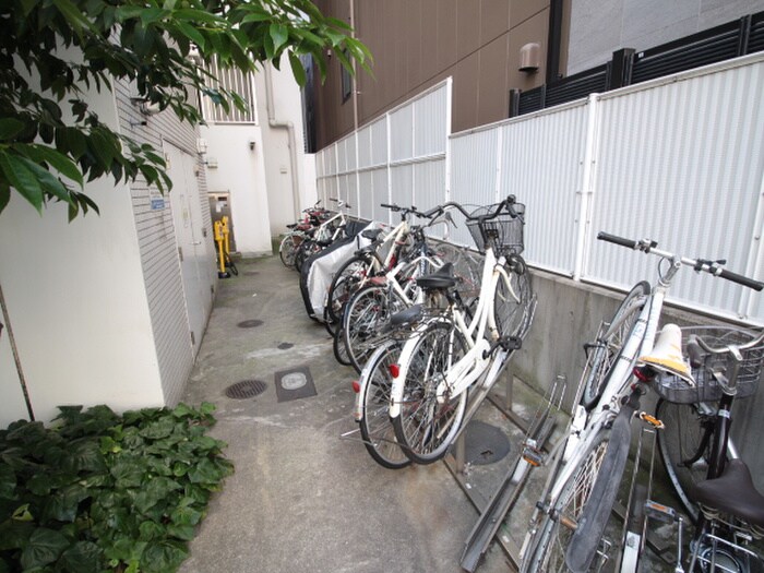 物件外観写真5　(駐輪場)
