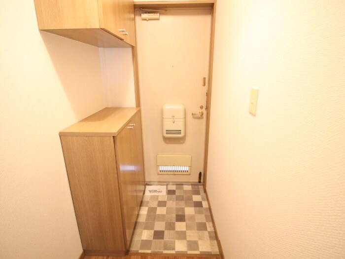 物件内観写真18　(玄関)