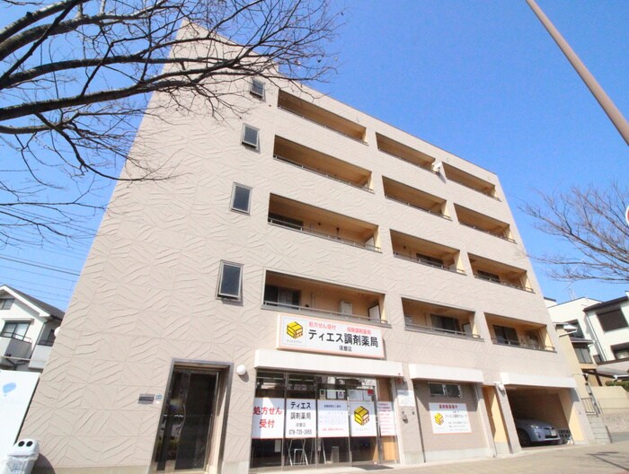 物件外観写真1　(エントランス部分)