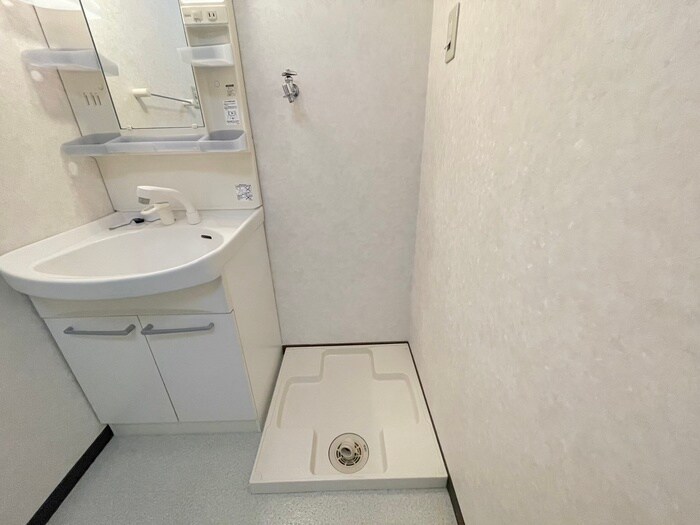 物件内観写真14　(洗濯機置場)