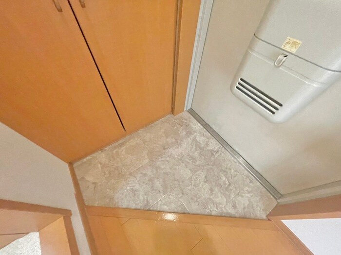 物件内観写真15　(玄関)
