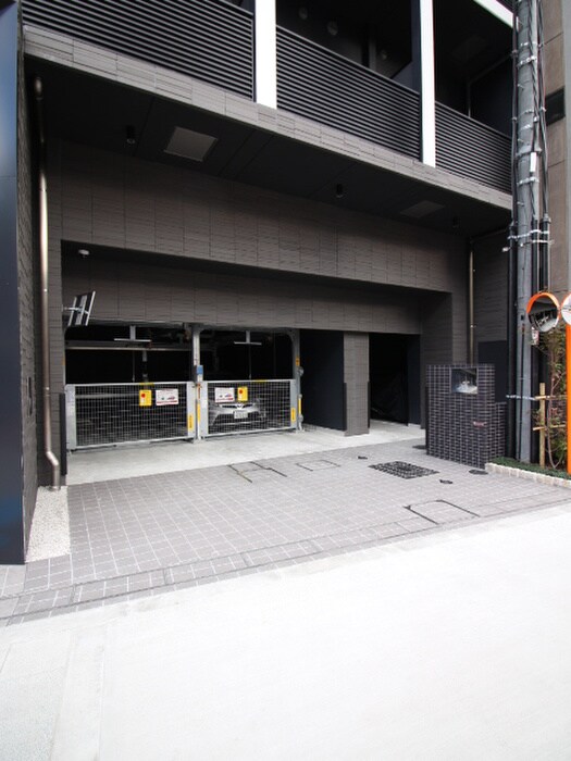 物件外観写真6　(駐車場)