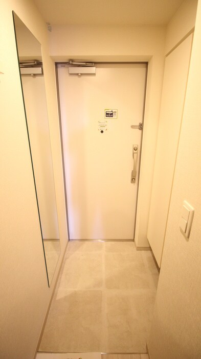 物件内観写真17　(玄関)