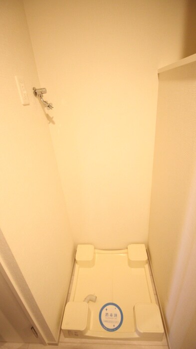 物件内観写真18　(洗濯機置場)