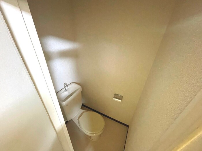 物件内観写真14　(トイレ)