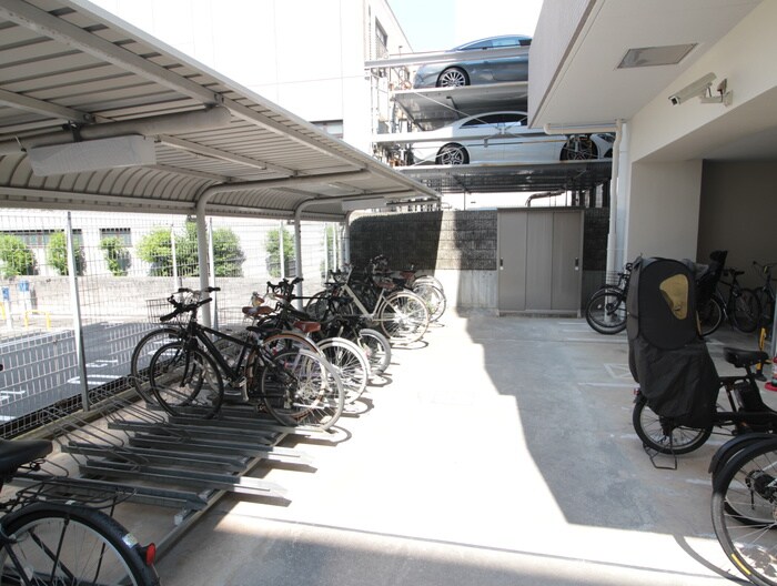 物件外観写真5　(駐輪場)