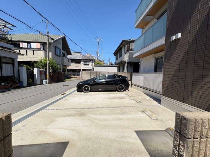物件外観写真5　(駐車場)