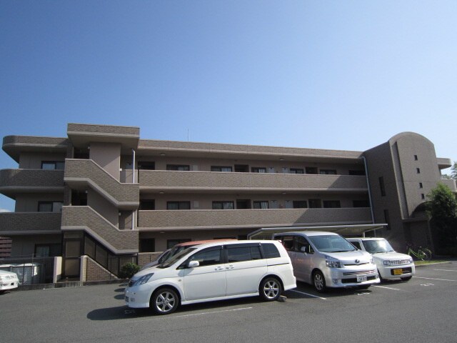 物件外観写真2　(駐車場)