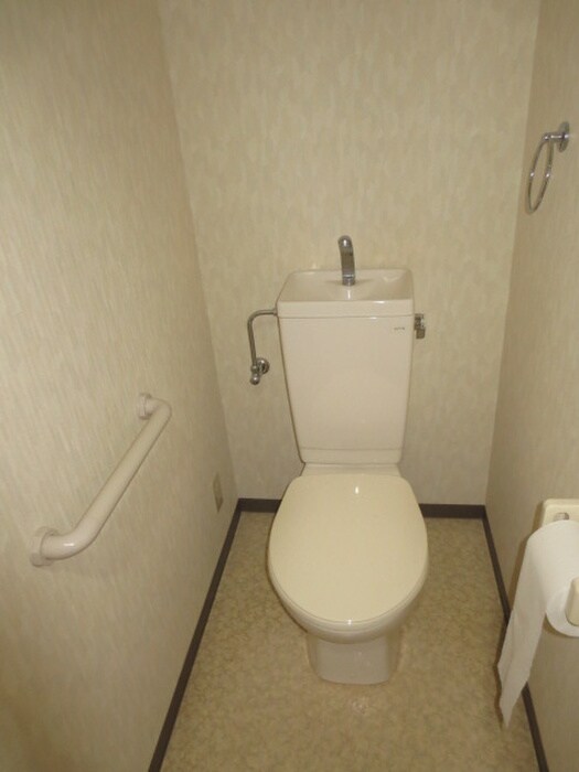 物件内観写真8　(トイレ)