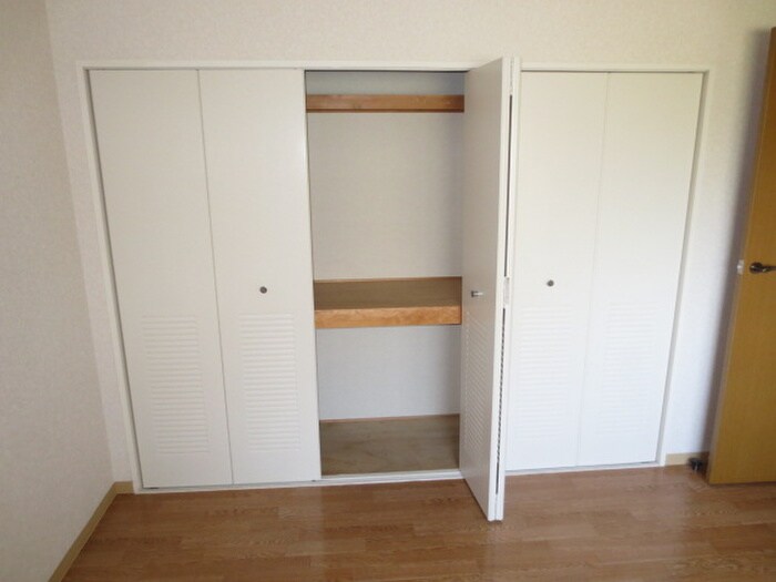 物件内観写真10　(収納)