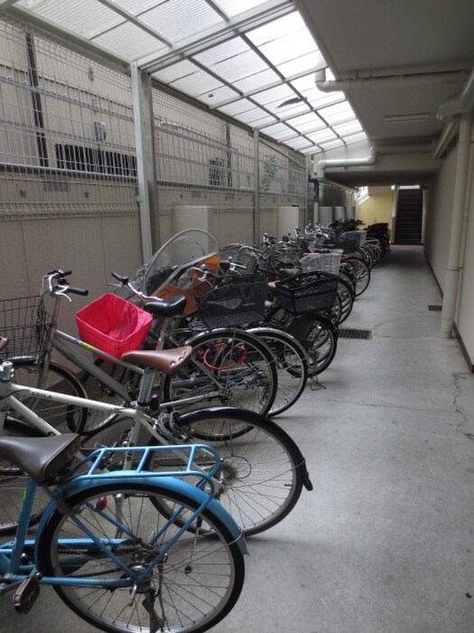 物件外観写真5　(駐輪場)