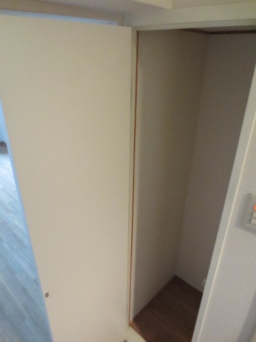 物件内観写真16　(収納)