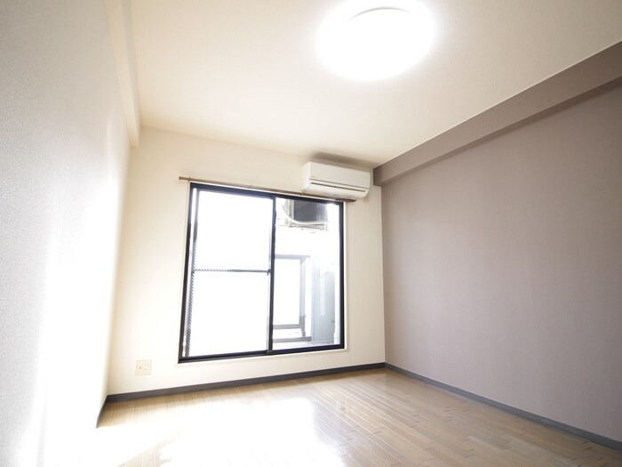 物件内観写真10　(居室)