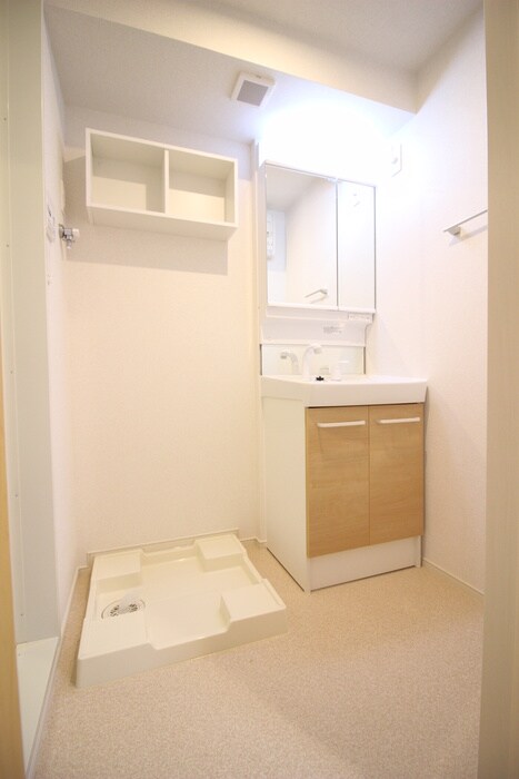 物件内観写真8　(洗濯機置場)