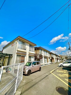 アクティブ貝塚ハイツB棟外観写真