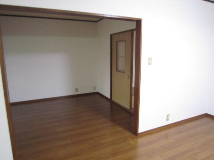 物件内観写真4　(居室)