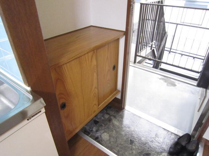 物件内観写真12　(玄関)