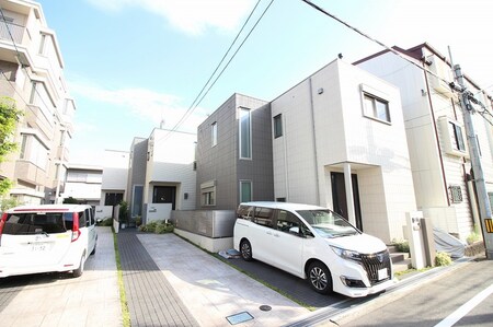 北桜塚メゾンＣ棟外観写真
