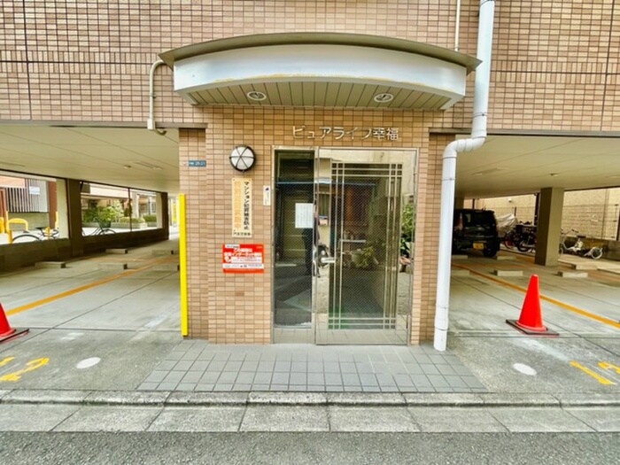 物件外観写真6　(エントランス部分)