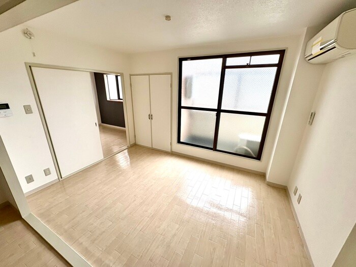 メゾンパシフィック三津屋の居室