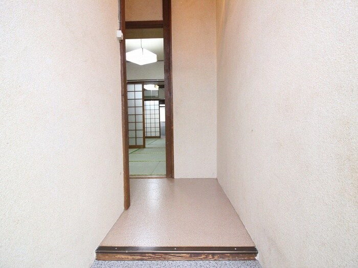 物件内観写真14　(玄関)