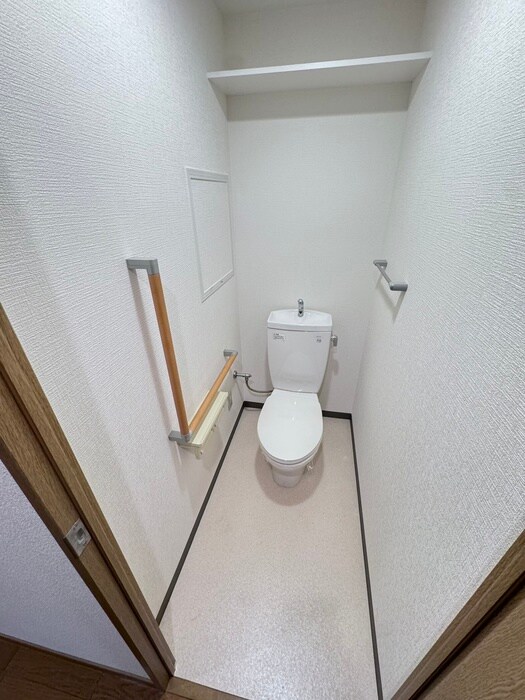 物件内観写真12　(トイレ)