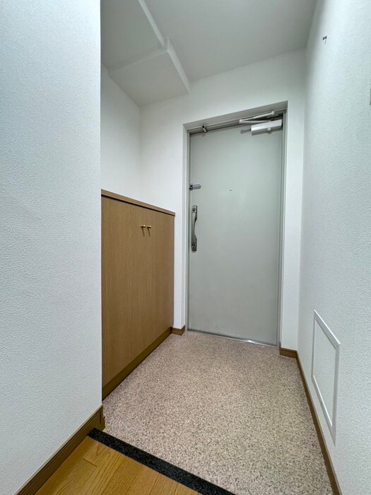 物件内観写真14　(玄関)