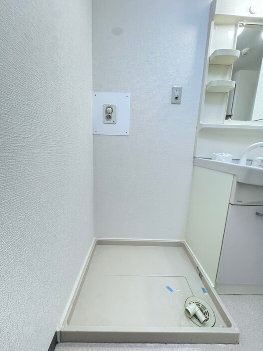 物件内観写真14　(洗濯機置場)