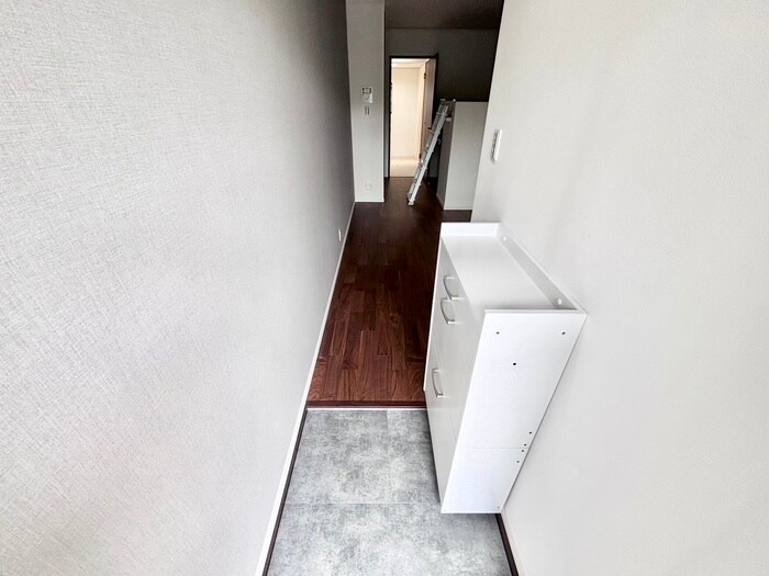 物件内観写真17　(玄関)