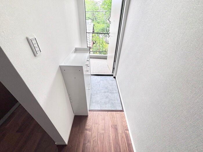 物件内観写真18　(玄関)