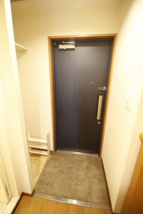 物件内観写真16　(玄関)