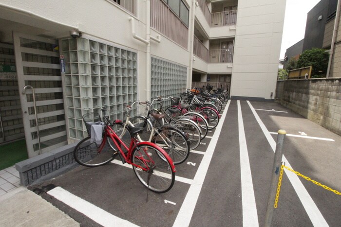 物件外観写真3　(駐輪場)