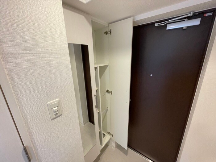 物件内観写真14　(玄関)