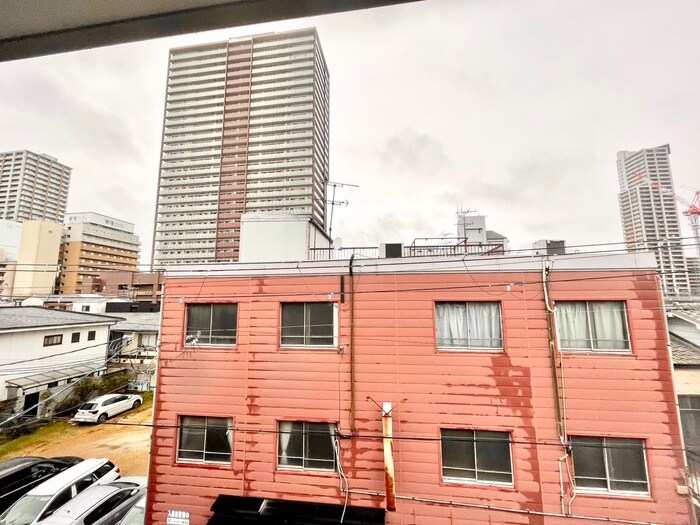 物件内観写真12　(室内からの展望)