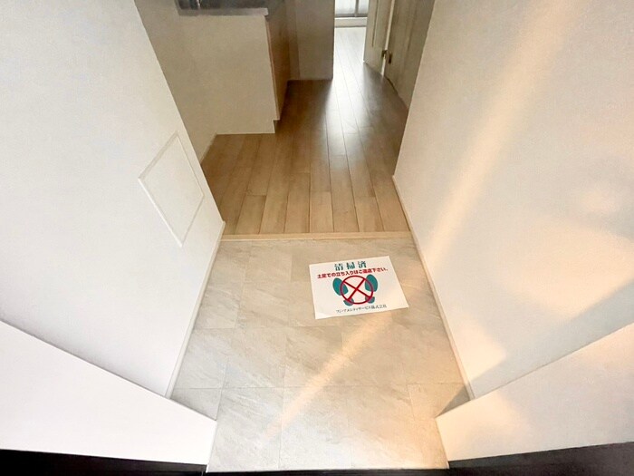 物件内観写真15　(玄関)