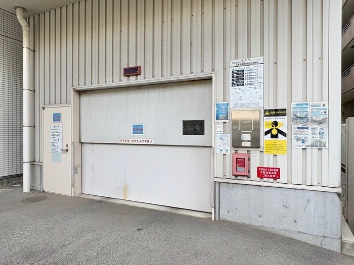 セントラル堺東の駐車場