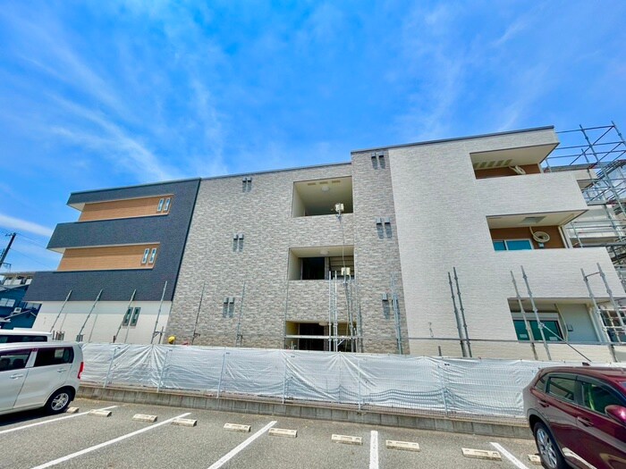 建築中