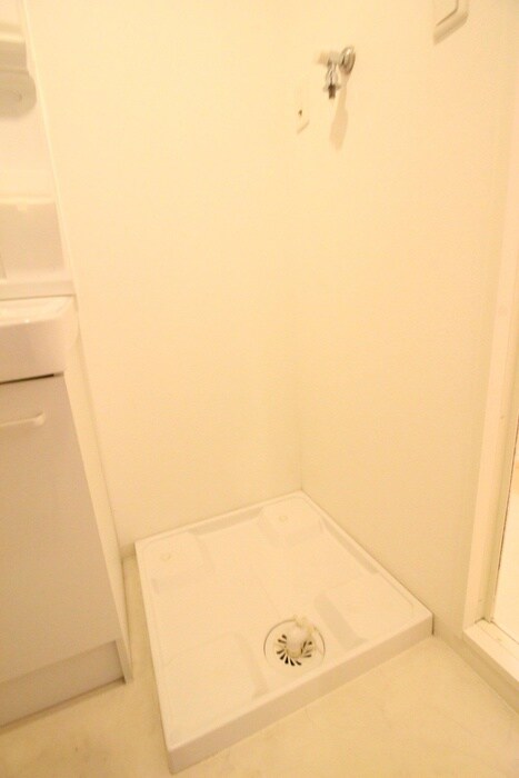 物件内観写真10　(洗濯機置場)