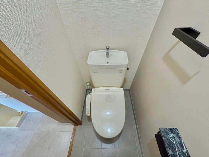 物件内観写真8　(トイレ)