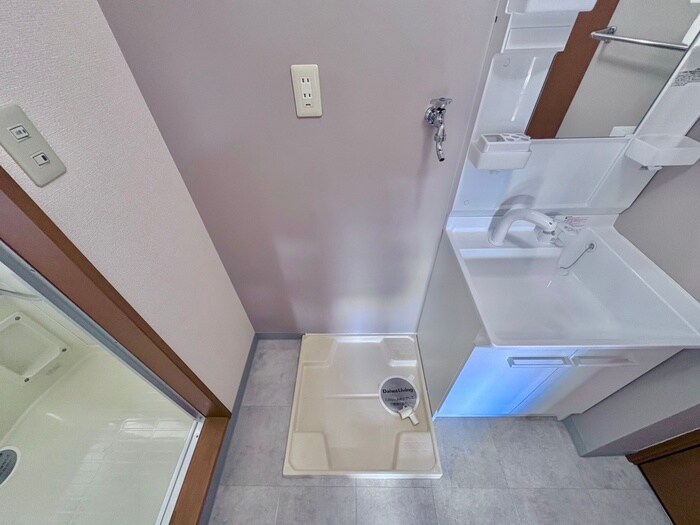 物件内観写真11　(洗濯機置場)