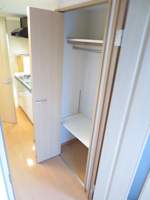 物件内観写真18　(収納)