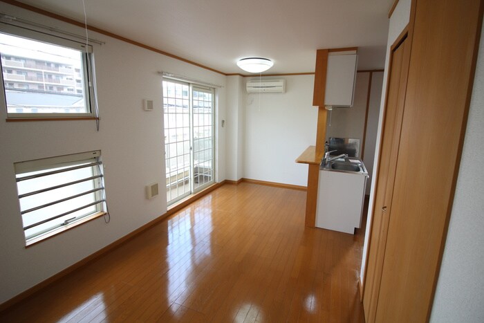 物件内観写真4　(居室)